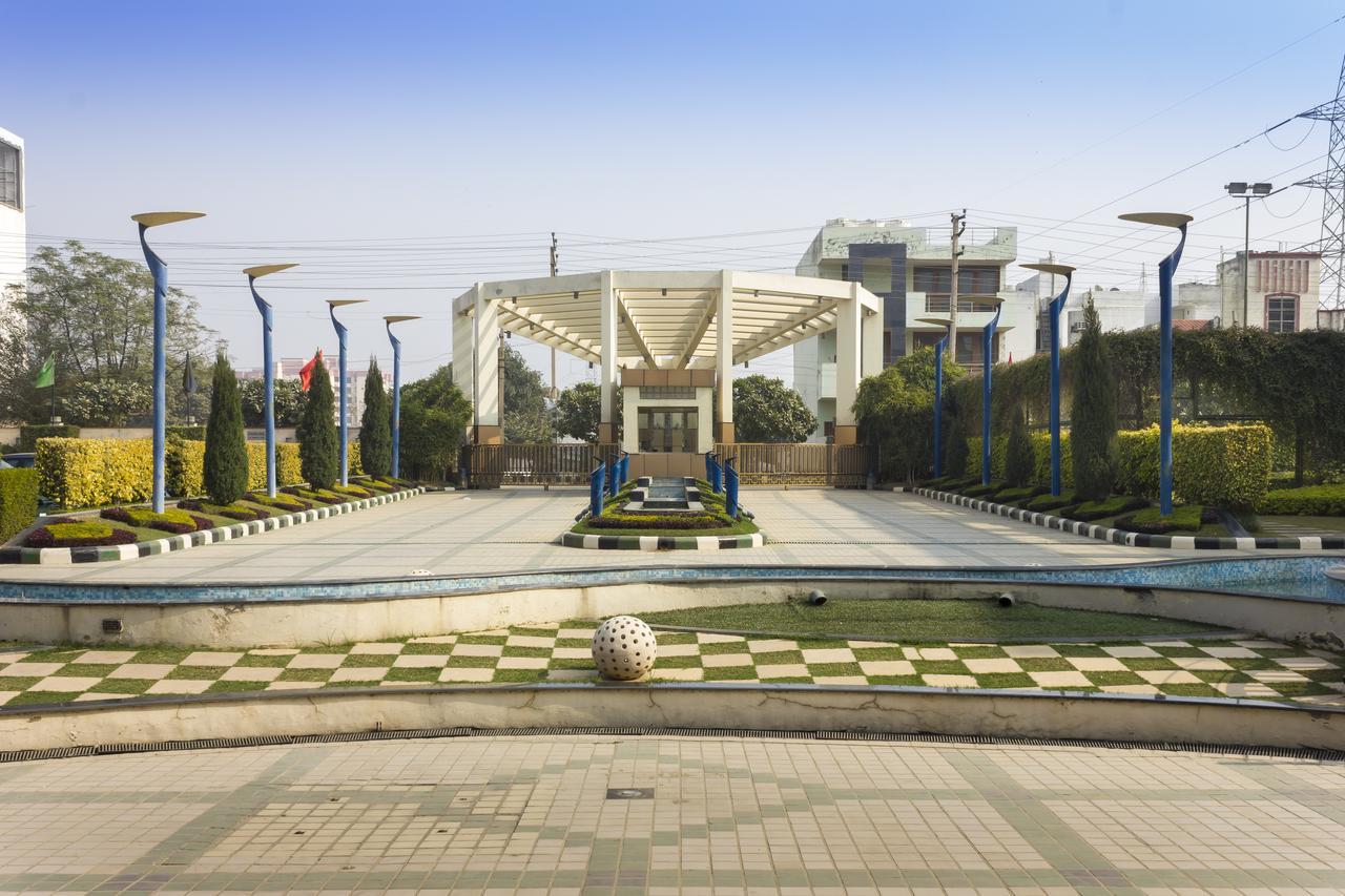 Club Florence Gurgaon Exterior foto
